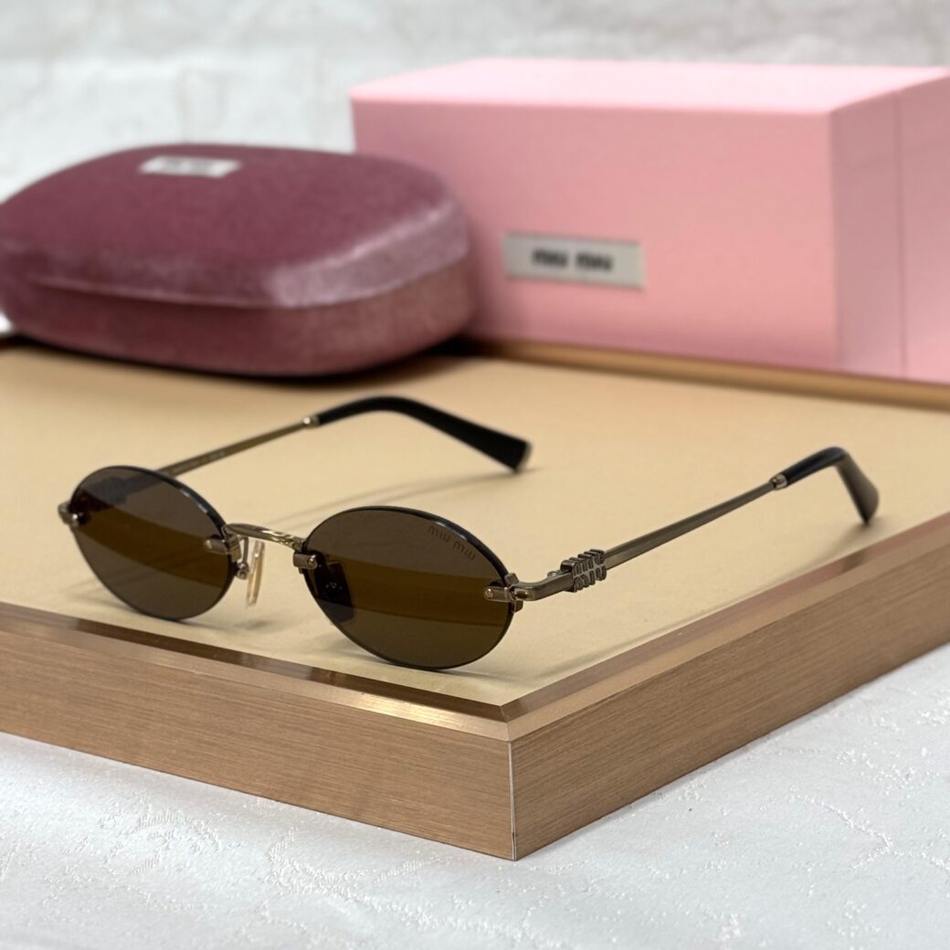 Miu Miu Sunglass